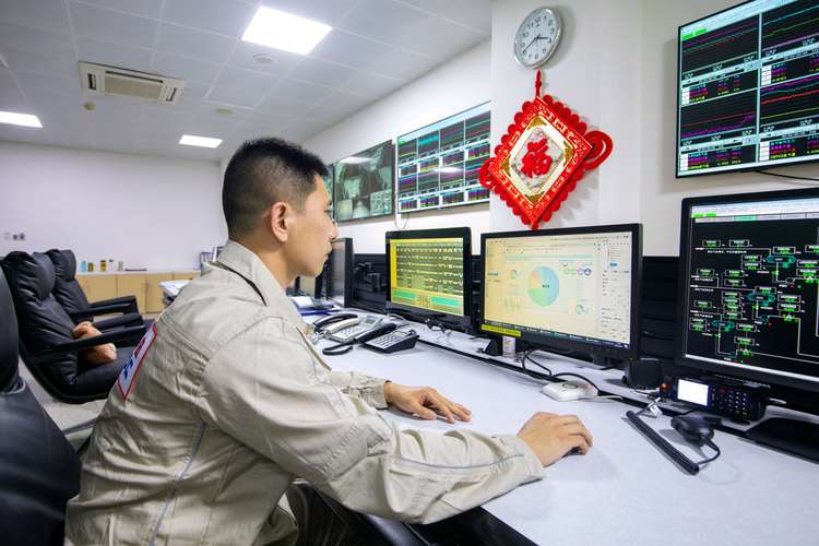 我國首個(gè)"雙頻5g+工業(yè)互聯(lián)網(wǎng)"智能煉廠在惠州建成投用